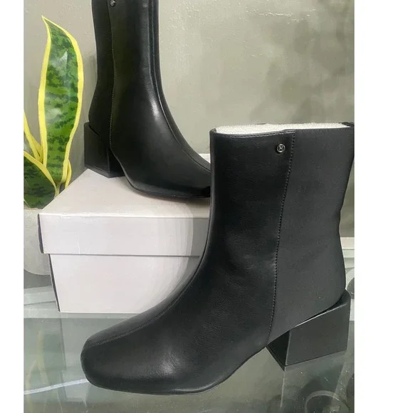 Halston‎ Toni Black Square Toe Block Heel Ankle Boots HHTONI-06BKDS Womens 6