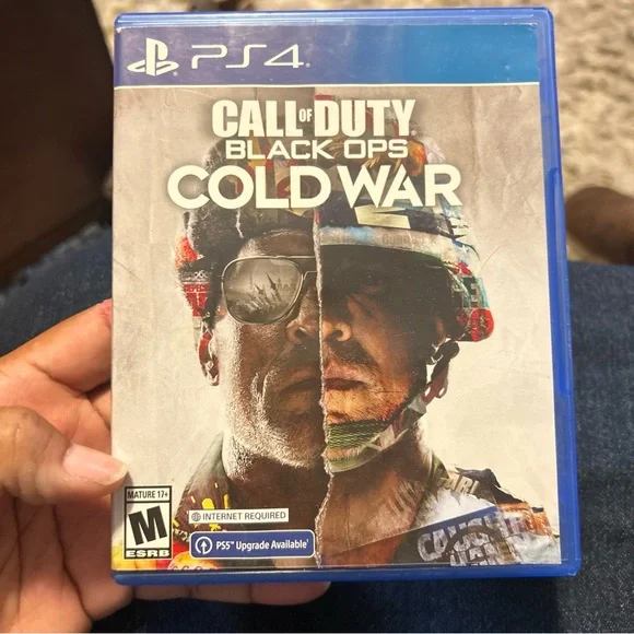 Call of Duty: Black Ops Cold War for PS4 - Blue Case