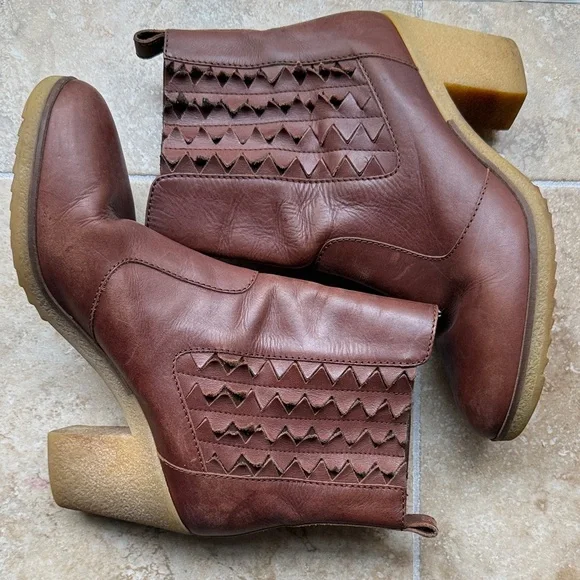 Anthropologie Chelsea Boot Jasper Jeera Triangle Trails Ankle Size 40/10 Leather