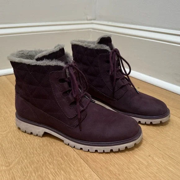 Helly Hansen Vega Arctic Suede‎ Faux Shearling Lined Womens Boots Purple Sz 6.5