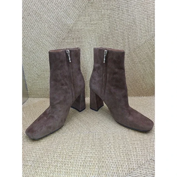 J McLaughlin Evie Cocoa Brown Suede Leather Booties Size 8M Box Dust Bag JMCL‎