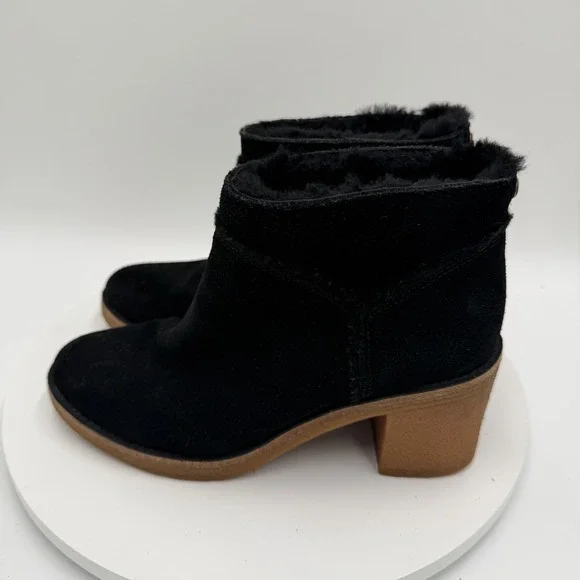 UGG Black Suede Shearling Kasen Ankle Boot Size 7.5 Block Heel Crepe Sole Bootie