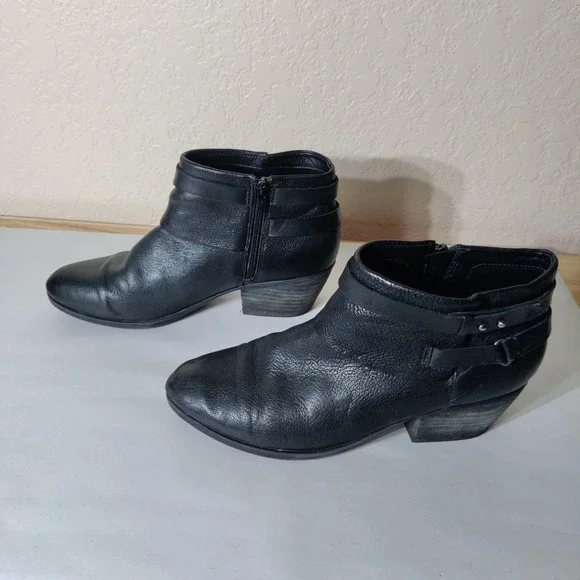 Clarks Womens Black Leather Ankle Boots Strappy Buckle Side Zip Booties Size 11