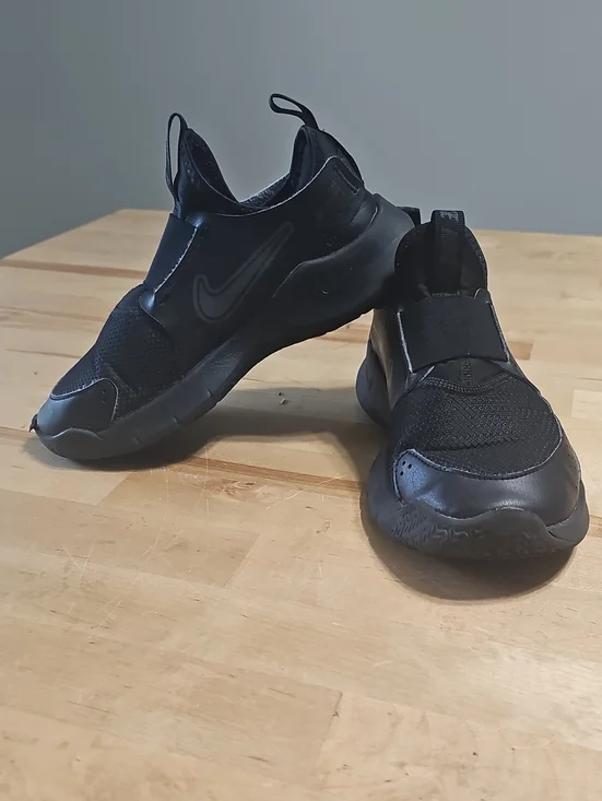 Nike Flex Runner 3 Triple Black Slip On Sneakers Size 4