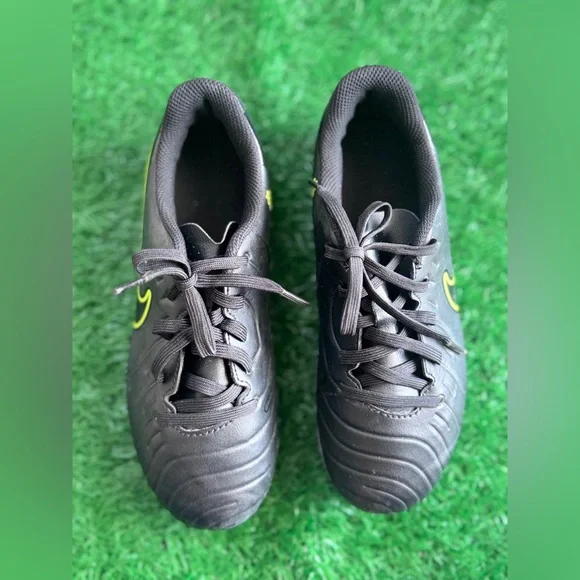 Nike Unisex-Child Football‎ Low Size 3.5Y