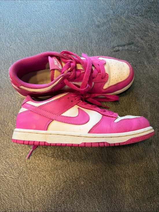Nike Kids Pink and White Low-Top Sneakers Size 2.5Y
