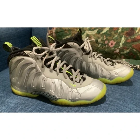 Nike Little Posite One GS Metallic Silver Bolt Black 644791-001 Size 6Y Retro