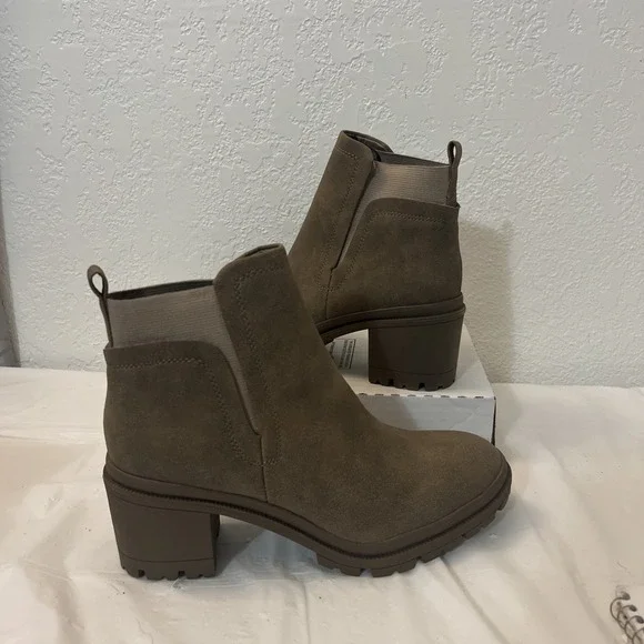 Jellypop Womens 8.5 Taupe Leather Shelley 2.5 Block Heel Ankle Boots Leather