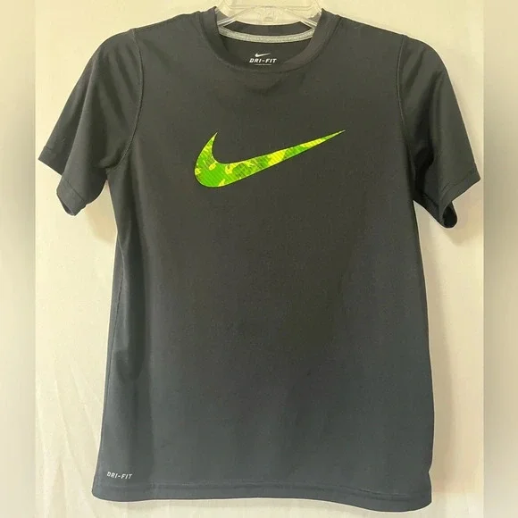 Nike Dri‎ Fit Black KIds T shirt Sizes Medium