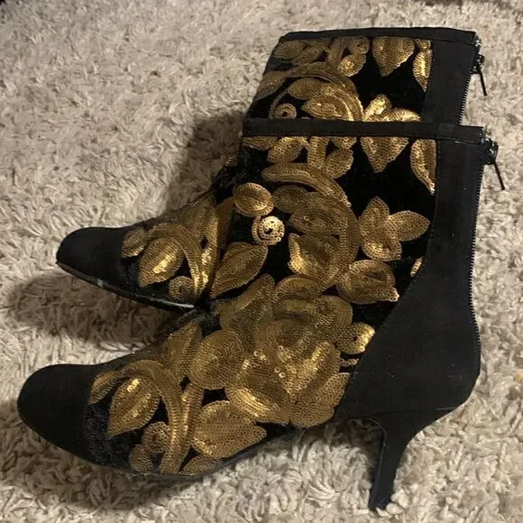 Joan Boyce EUC black/gold sequin suede like ankle boots Size 9.5