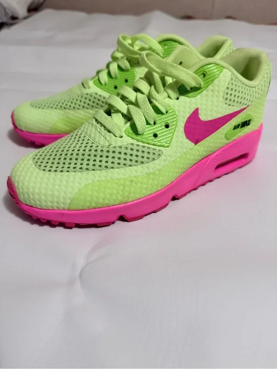 Nike Neon Green and Hot Pink Running Sneakers