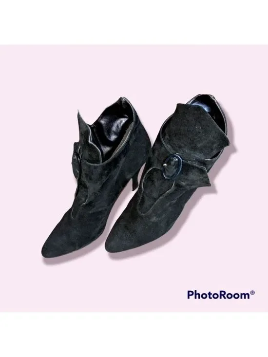 Kenneth Cole black suede buckle shooties Women's Size 9B Trendy