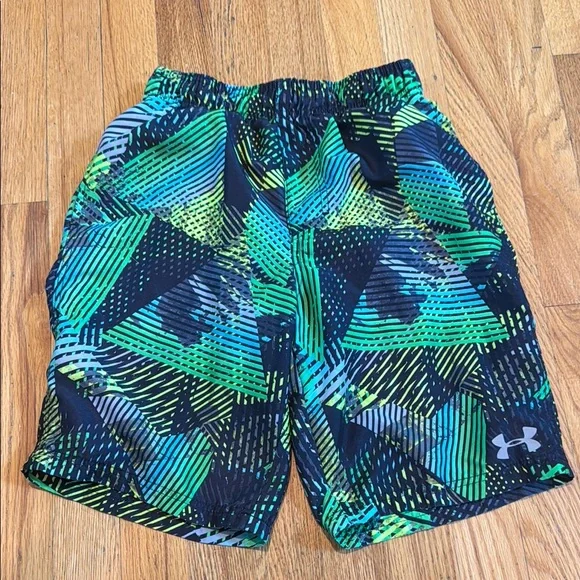 Under Armour Dynamic Pattern Shorts - Green and Blue Kids 10/12 Medium