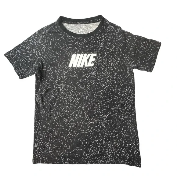 Nike T-Shirt Kids XL Black Topographic Print Sportswear FD0831-010 Short Sleeve
