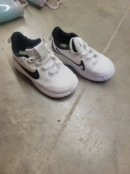 Nike Kids White and Black Low-Top Sneakers