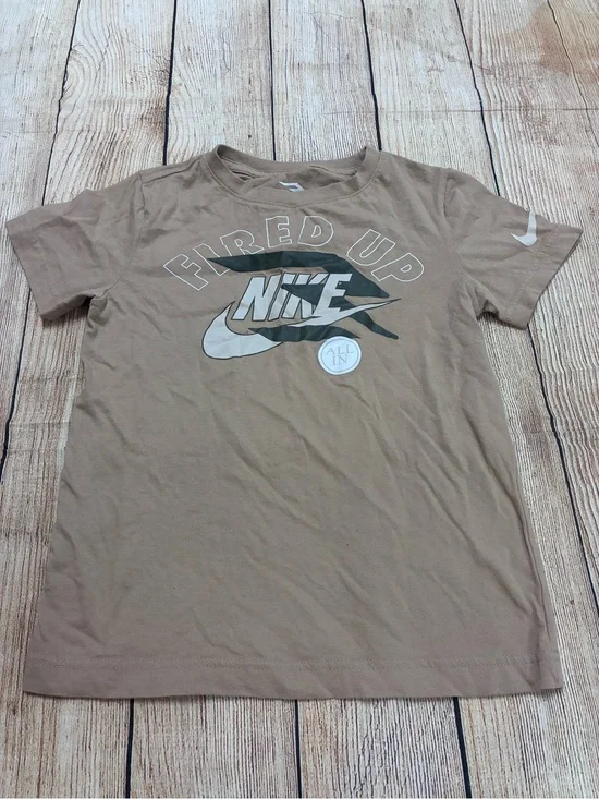 Boys Nike T Shirt Size S