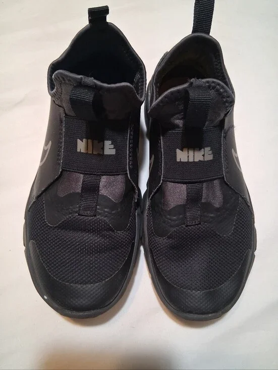 Nike Flex Runner 2 Black Anthracite Slip On Kids Sneaker 1.5Y Activewear Running