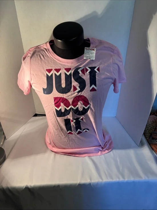 Nike Girls' Pink Short Sleeve 'Just Do It' Graphic Tee