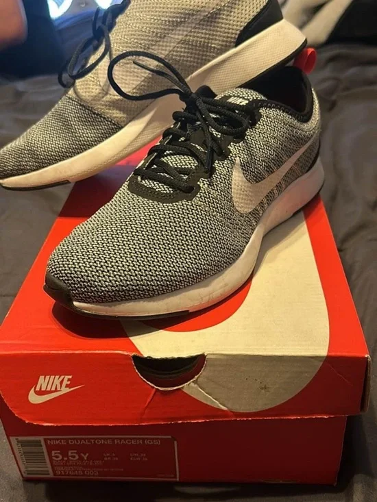 Nike Dualtone Racer women’s Sneakers