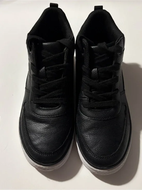 The Children’s Place Boys Black Mid-Top Sneakers Lace-Up Shoes Size 5