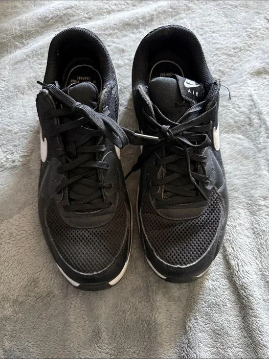 Nike Air women’s  Black Athletic Sneakers