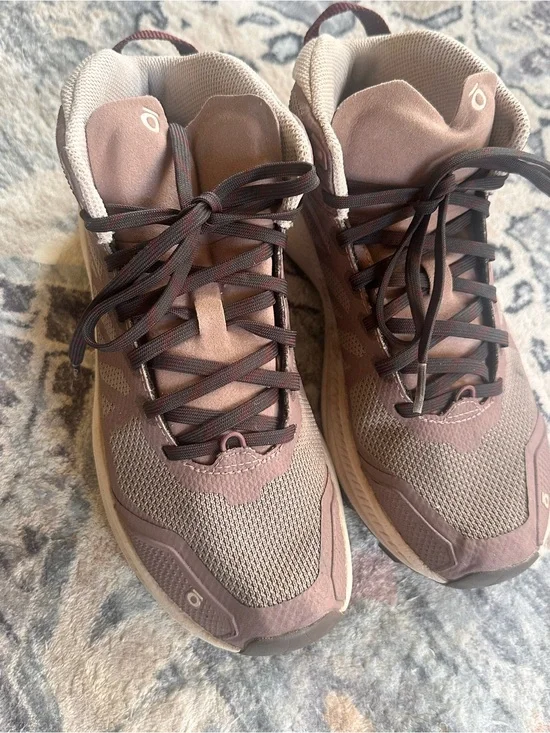 Oboz Women's hiking boots in Fig Brown