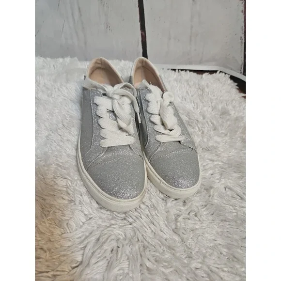 Kate Spade Athena Glittery Silver Sneakers‎ Size 9B