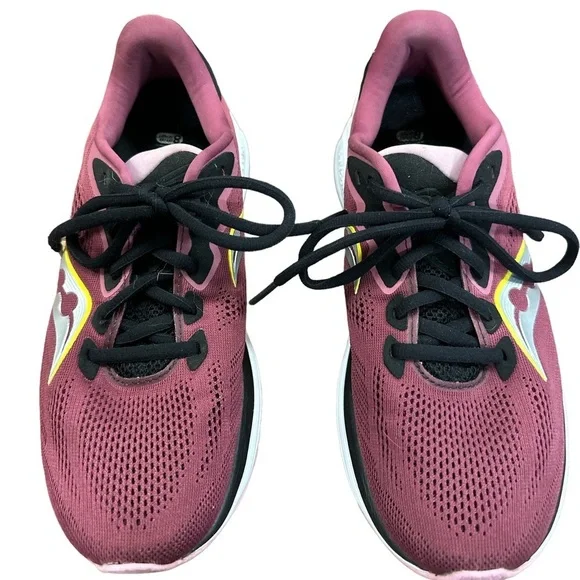 Saucony Rides 14. Women’s Running Shoe. Excellent  Size 9. Maroon‎