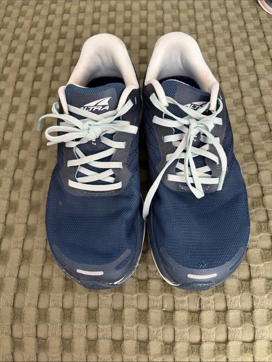 Altra Women's Navy Running Shoes with Light Aqua Laces