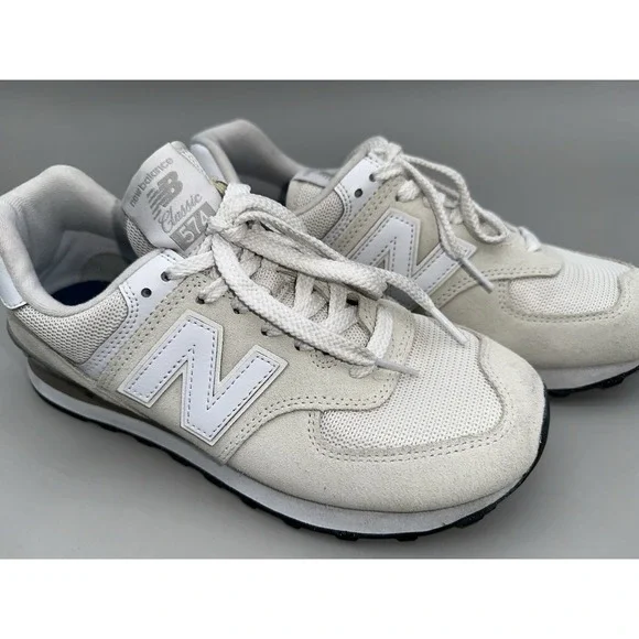 New Balance 574 Classic WL574EVW Ivory Sneakers Womens 9.5 B Suede Mesh Athletic
