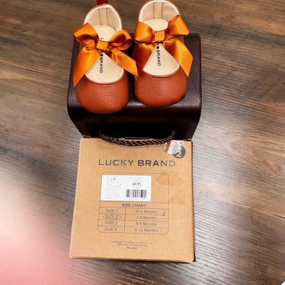 ⁠NWT Lucky Brand Baby Girl Crib Shoes Size 2 (3-6M) Cognac Bow Mary Jane NIB⁠
