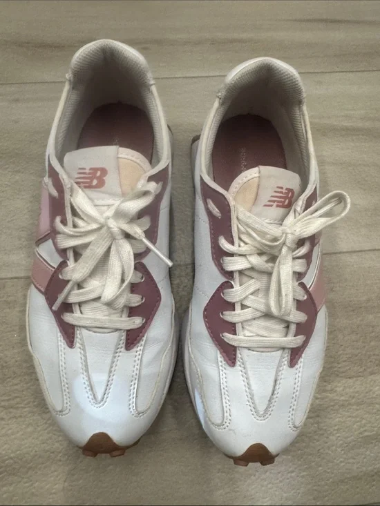 New Balance White & Mauve Lace-Up Sneakers