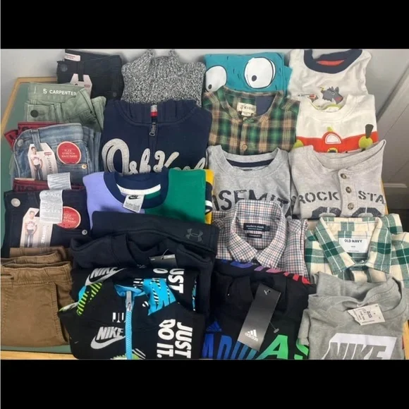 20 piece boys winter bundle size 5/6 mixed brands Nike Oshkosh Levi Gymboree