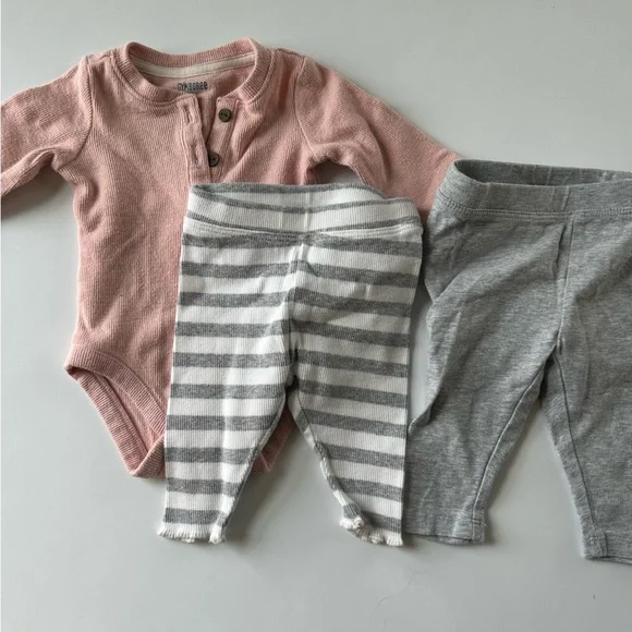 Gymboree Outfit Sets Bodysuit and Pants Baby Girl 0-3 months Pink Gray