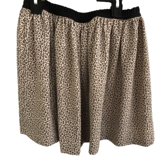 Gymboree 𝅺leopard print skirt