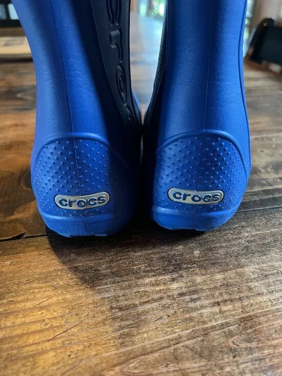 BLUE CROCS SIZE 1