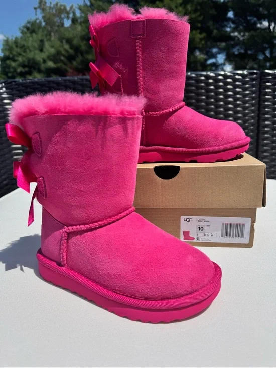 UGG Classic Short Bailey Bow II Boots in Berry Pink