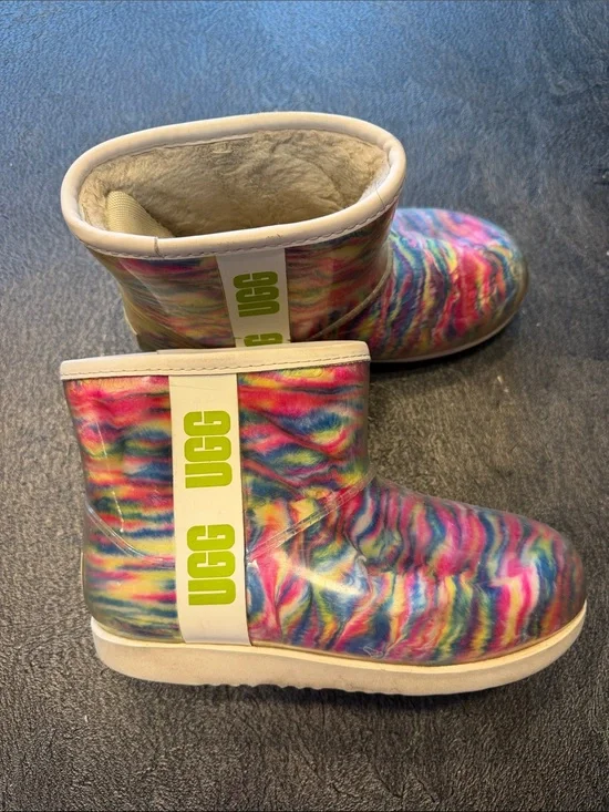 UGG Kids' Multicolor Tie-Dye Classic Short Boot Size 2 -Waterproof-