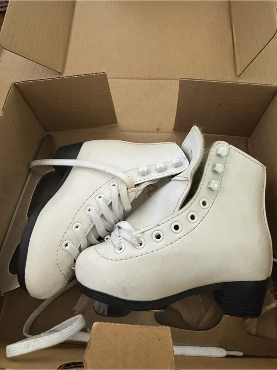 American Athletic white ice skates Girl size US 9