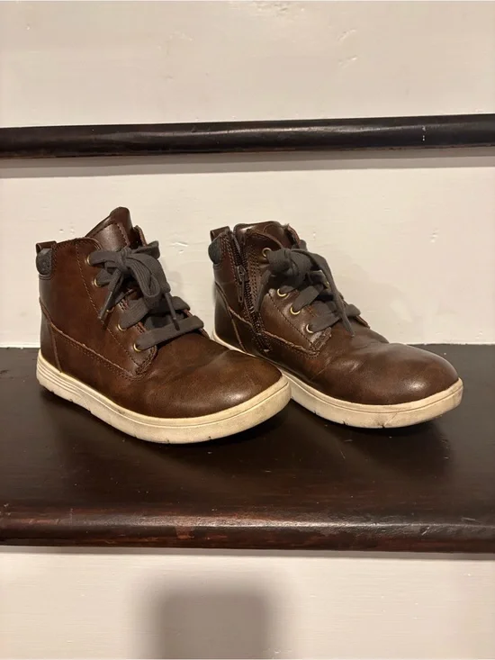 Cat & Jack Brown Leather-Look High-Top Shoe/boots with both Laces and side zip