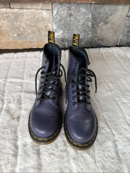 Kids size 4 Dr Martens purple Leather 8-Eye Lace-Up Kids Boots NWT