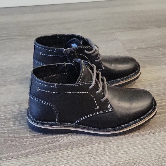 Steve Madden Boy's Harkeen Chukka Boot Size 11T