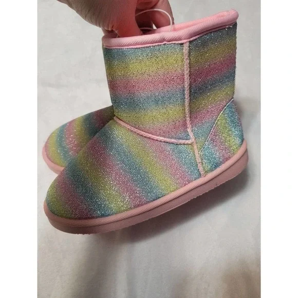 NWT Girls Rainbow Boots 2/3 large