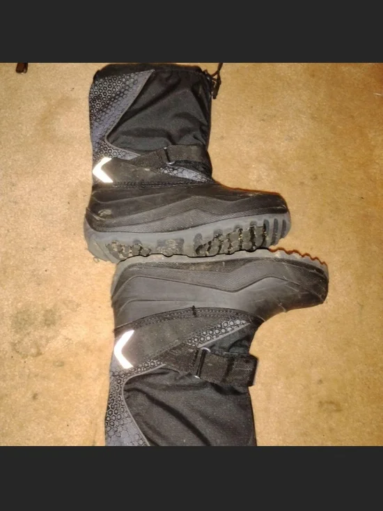 Kamik Kids Black Winter Boots with Reflective Accent Snow Boots