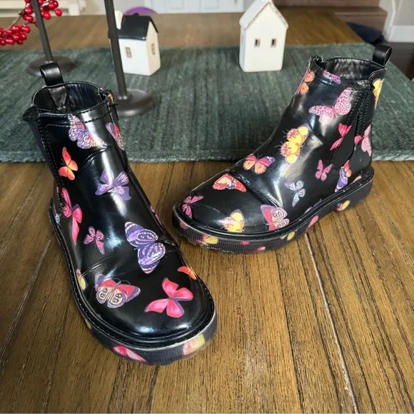 Steve Madden Joliche black butterfly ankle Chelsea boots