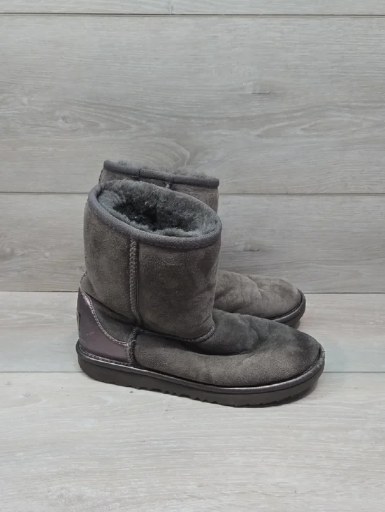 Ugg Australia Kids Big Girl Gray Suede Shearling Lined Short Boots Shoes Sz 3