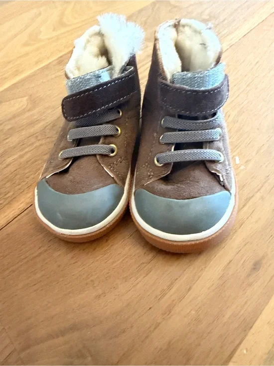 See Kai Run Brown Suede Kids High-Top Boots with Gray Toe new never worn sz 5