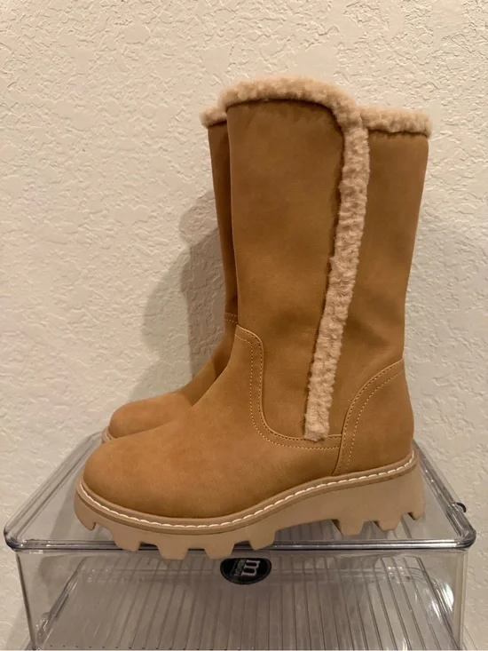Classic Shearling-Lined Tan Girls Winter Boots