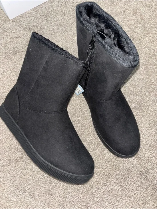 Cat & Jack Kids black boots w faux fur