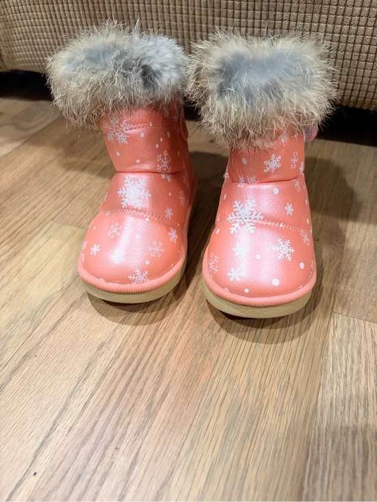 Little girl winter boots, super soft fur, size 7